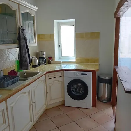 Gite Chambre Dans 1 A 2 Personnes Apartment Cruis
