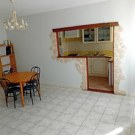 Apartment Gite Chambre Dans 1 A 2 Personnes Cruis